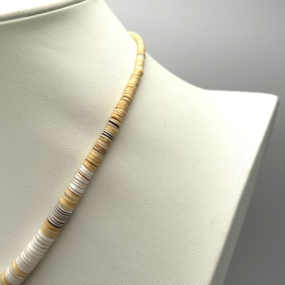 Vintage Shell Heishi Bead Necklace Carnelian Claw Pendant Tribal Boho 16 - Picture 4 of 14